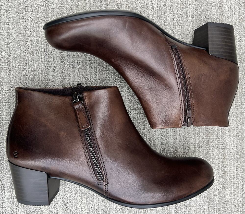 ECCO Shape M 35 Brown Soft & Comfortable Leather Ankle Boots Women Size 6-6.5 US